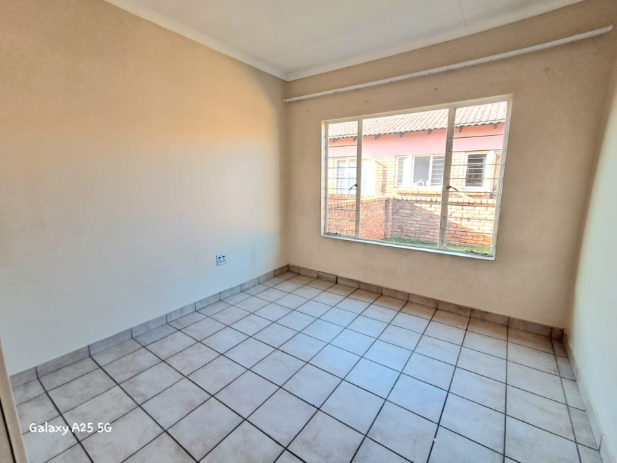 2 Bedroom Property for Sale in Vaalpark Free State